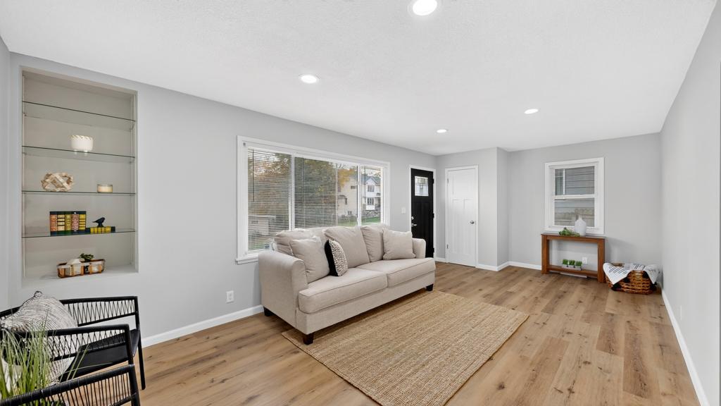 Photo of 427 21st Avenue SW, Rochester, MN 55902 (MLS # 7159349)