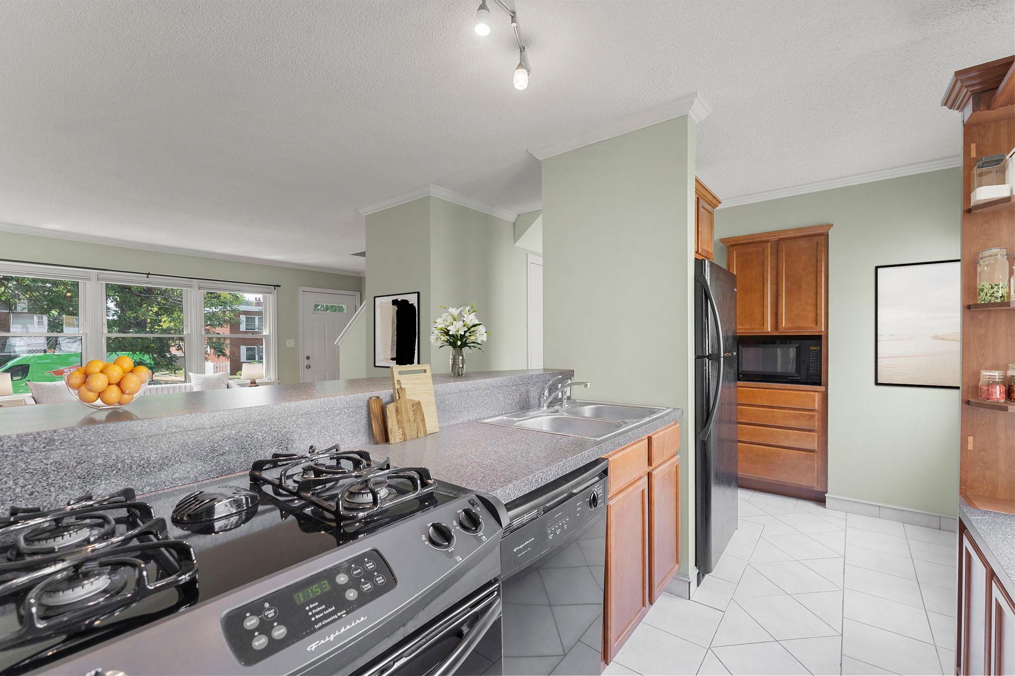 2037 Montreal Avenue