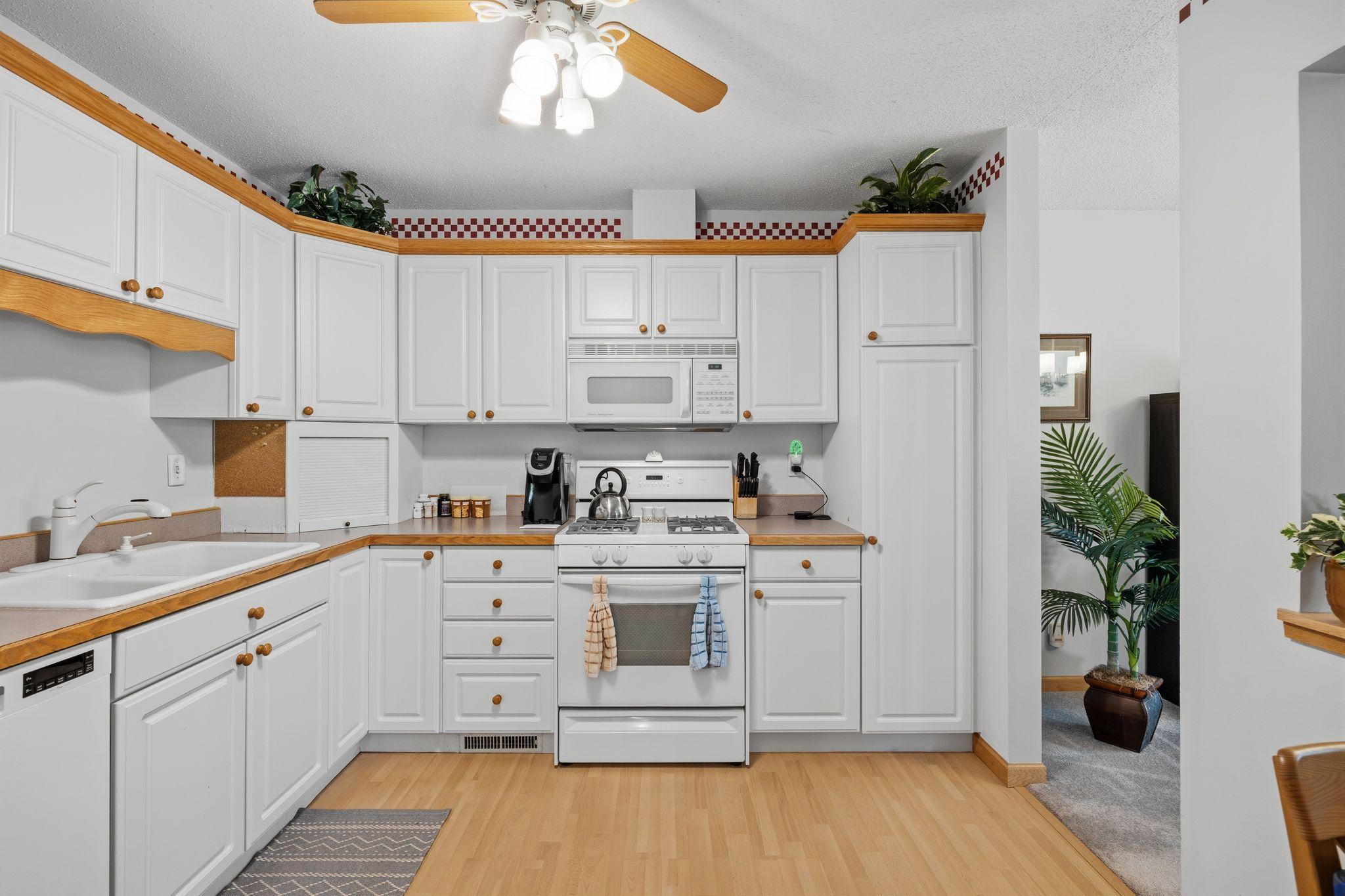 5523 Humboldt Circle