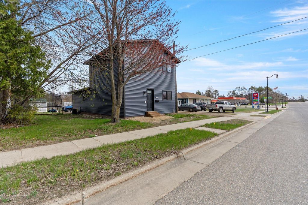 Photo of 1009 2nd Avenue NE, Staples, MN 56479 (MLS # 7065118)