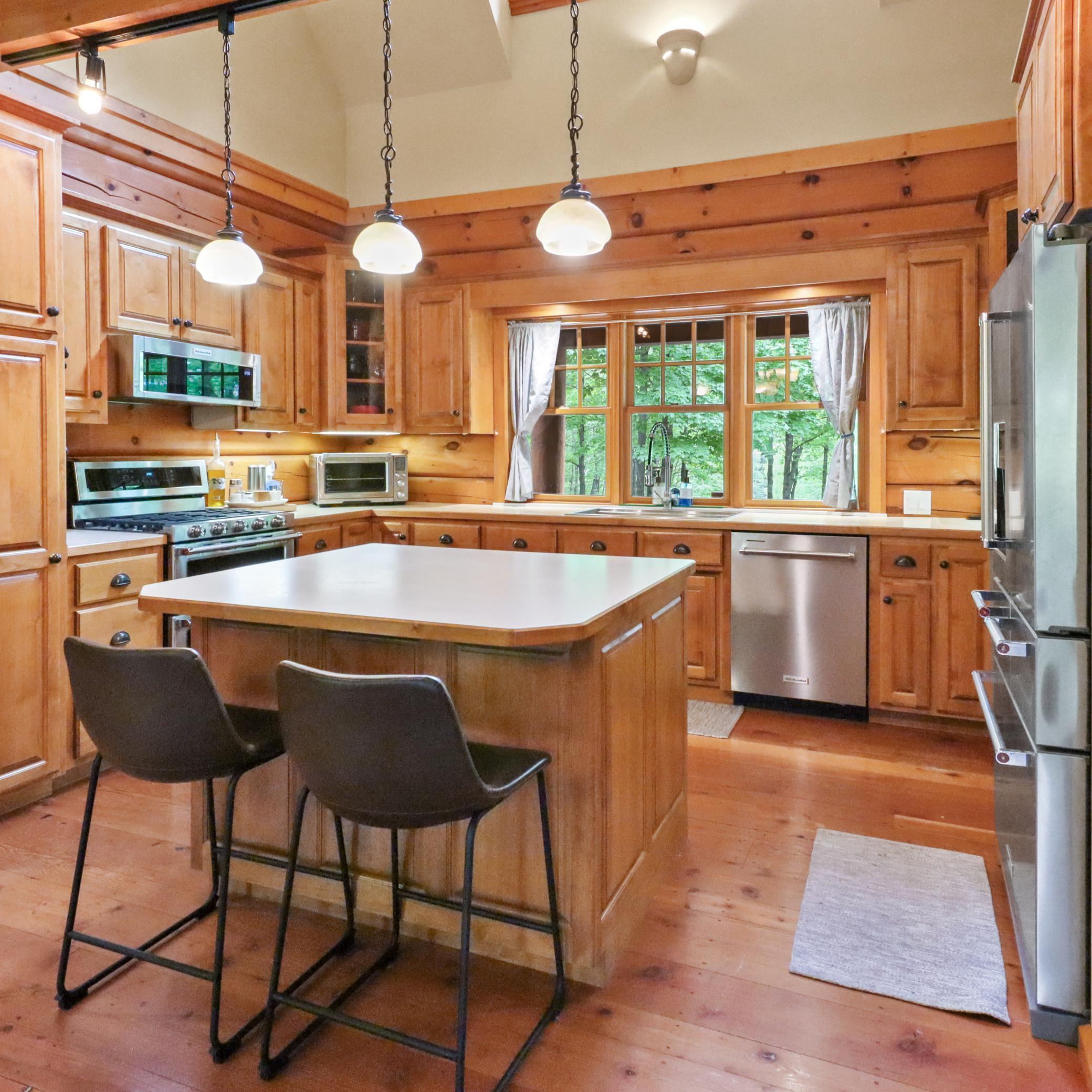 714 Old Highway 8