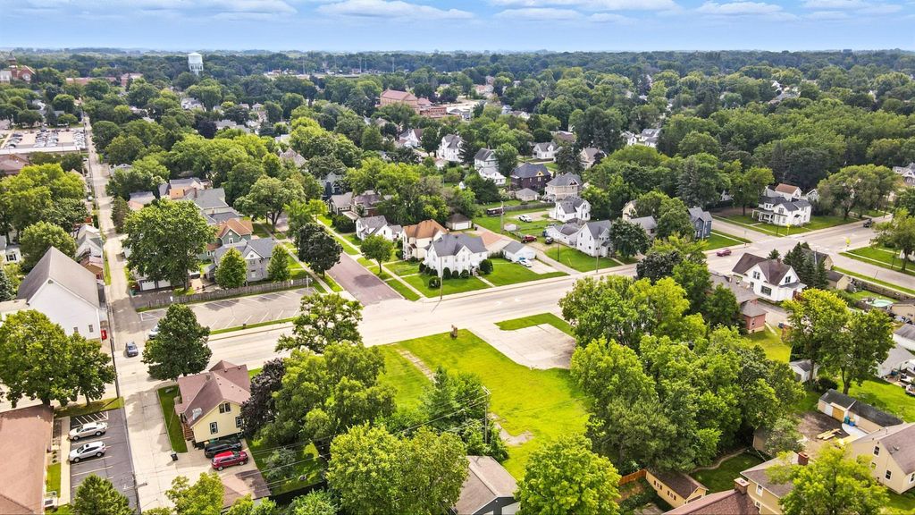 Photo of 330 S Oak Avenue, Owatonna, MN 55060 (MLS # 7000722)