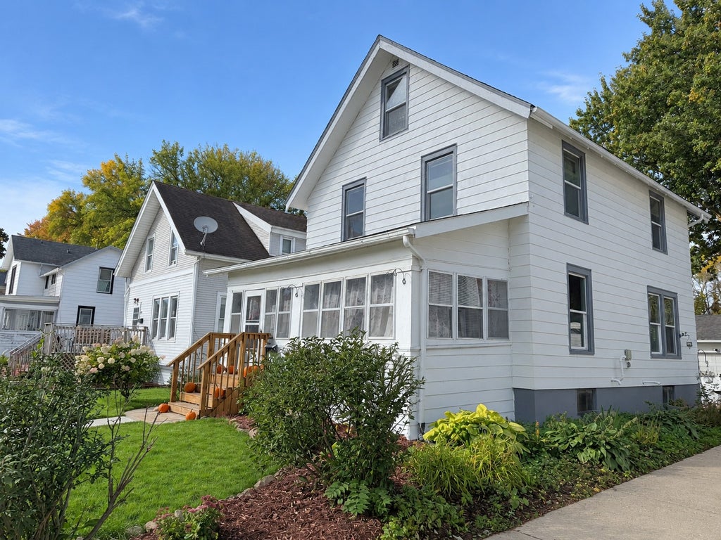 Photo of 505 2nd Street NW, Waseca, MN 56093 (MLS # 7155142)