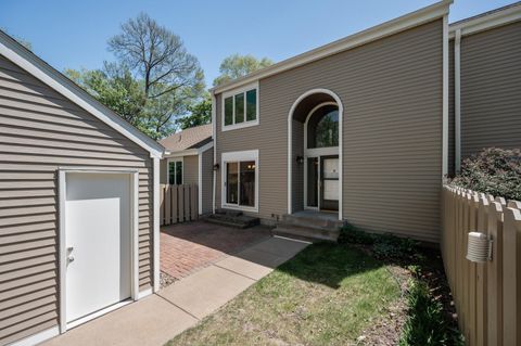 1174 Saint Clair Avenue Saint Paul MN 55105