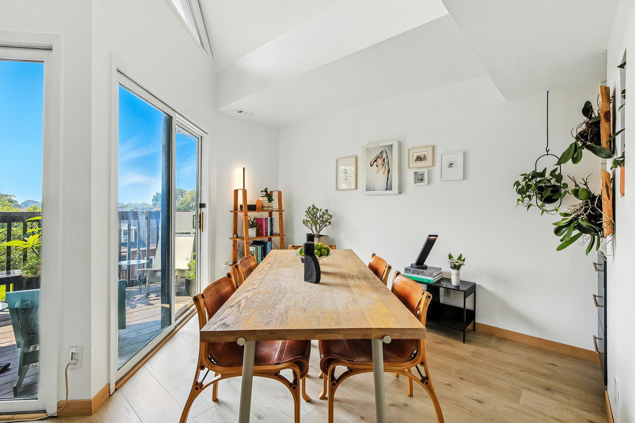 232 W Franklin Avenue 302