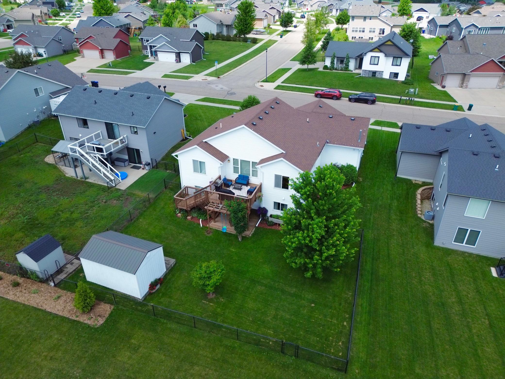 893 Towne Drive NE