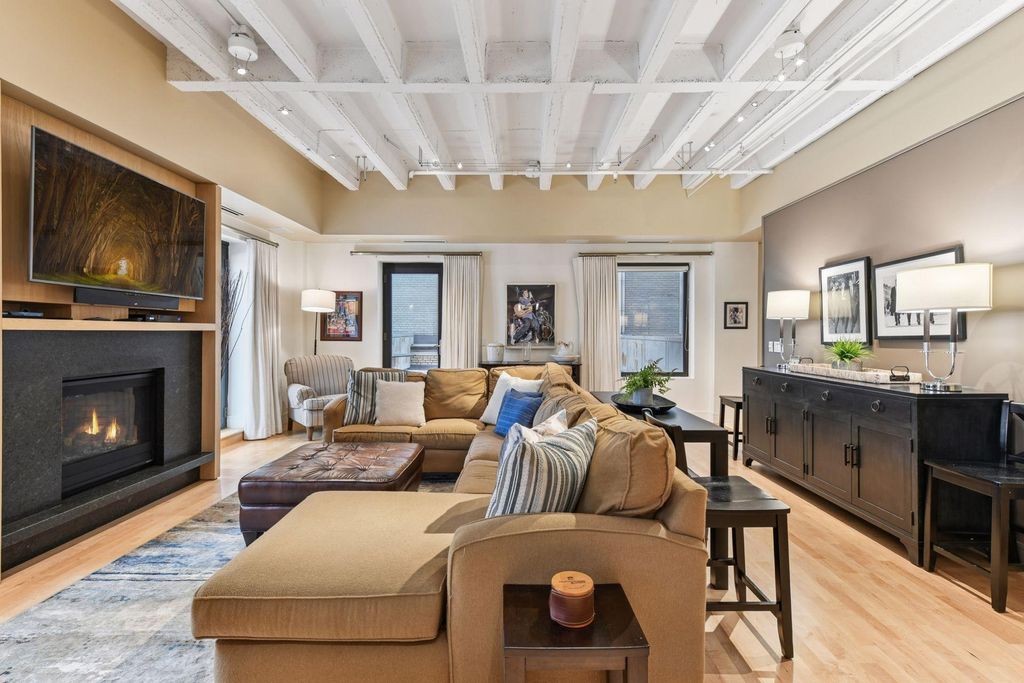 Photo of 601 Marquette Avenue #403, Minneapolis, MN 55402 (MLS # 7026032)