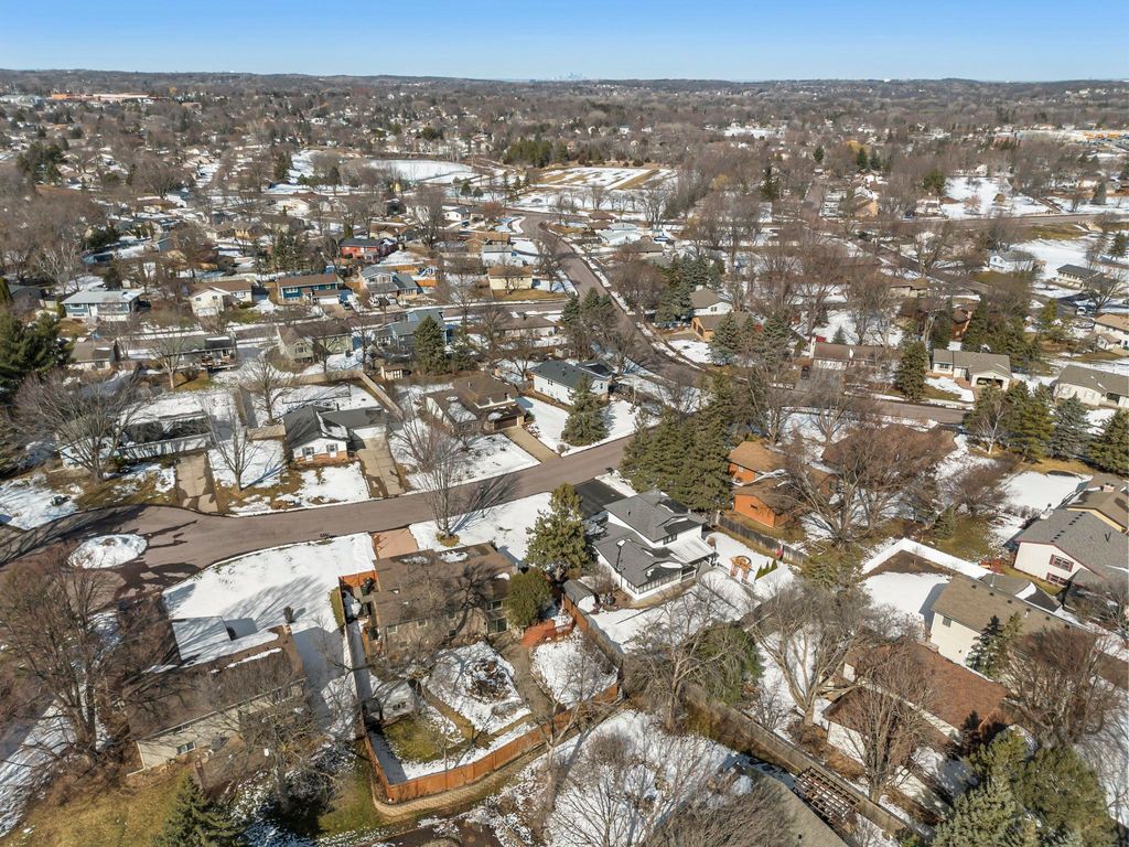 Photo of 4927 Upper 148th Court, Apple Valley, MN 55124 (MLS # 7027011)