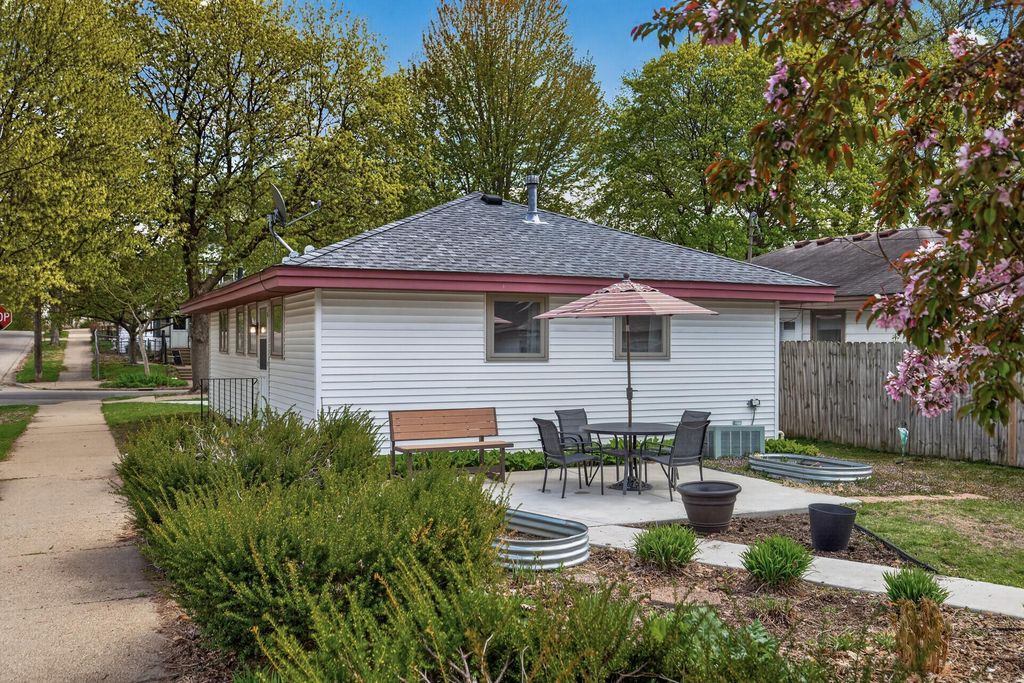 Photo of 4500 Pillsbury Avenue S, Minneapolis, MN 55419 (MLS # 7054629)