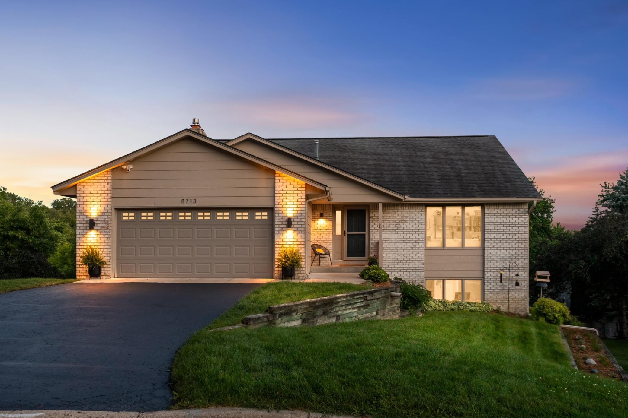 8713 Lakeview Circle