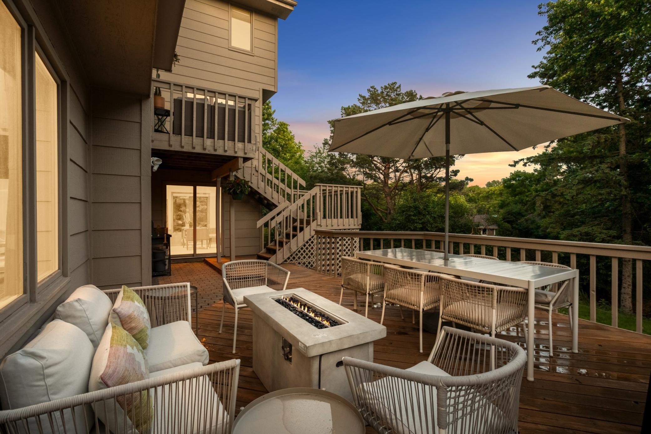 8713 Lakeview Circle