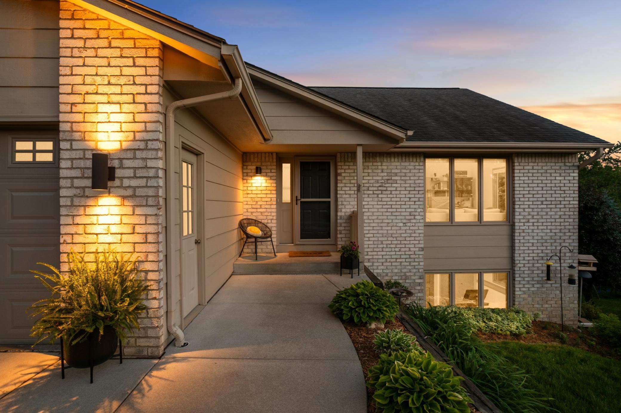 8713 Lakeview Circle