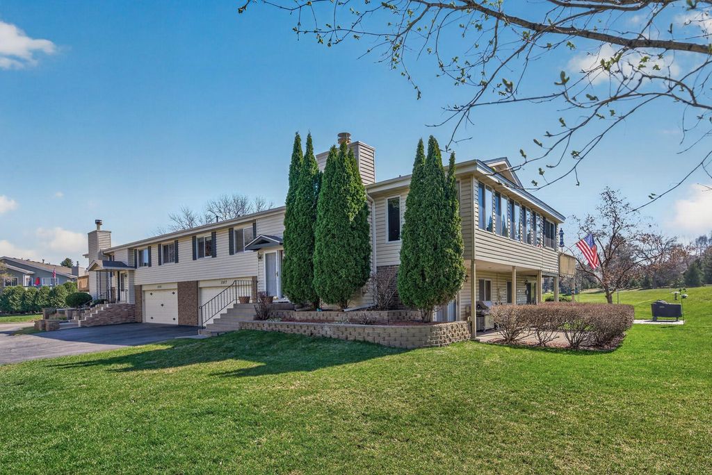 Photo of 5207 Beachside Drive, Hopkins, MN 55343 (MLS # 7049970)