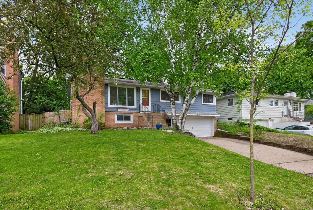 Photo of 548 22nd Street NE, Rochester, MN 55906 (MLS # 7079401)