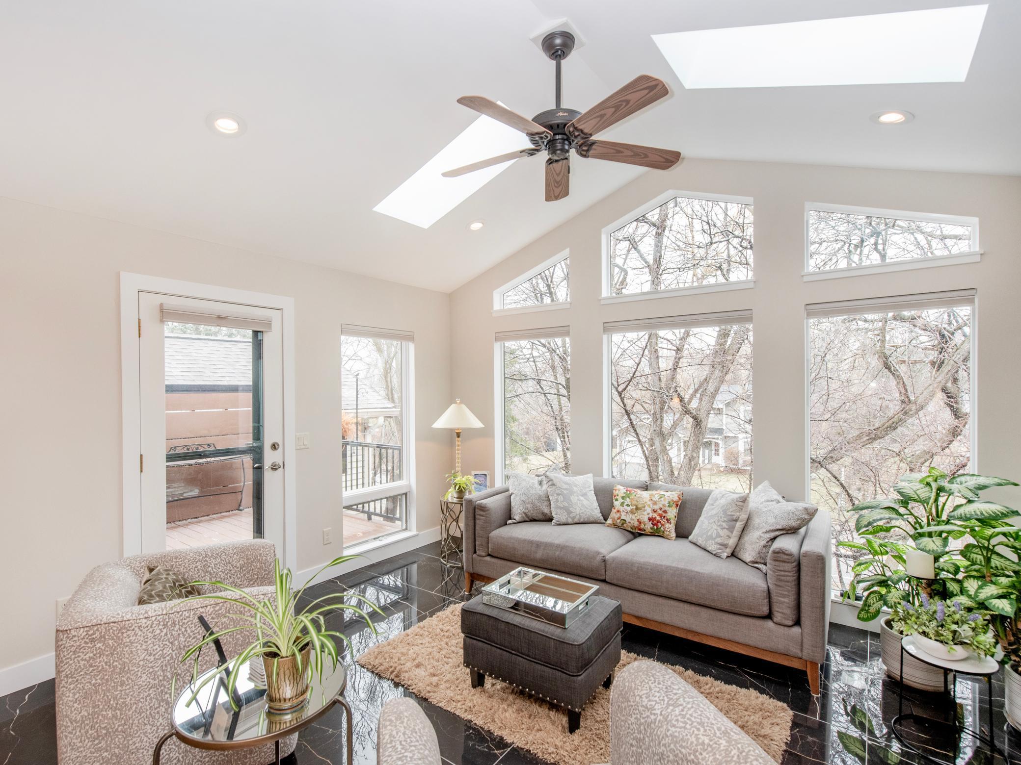 493 Sterling Street S