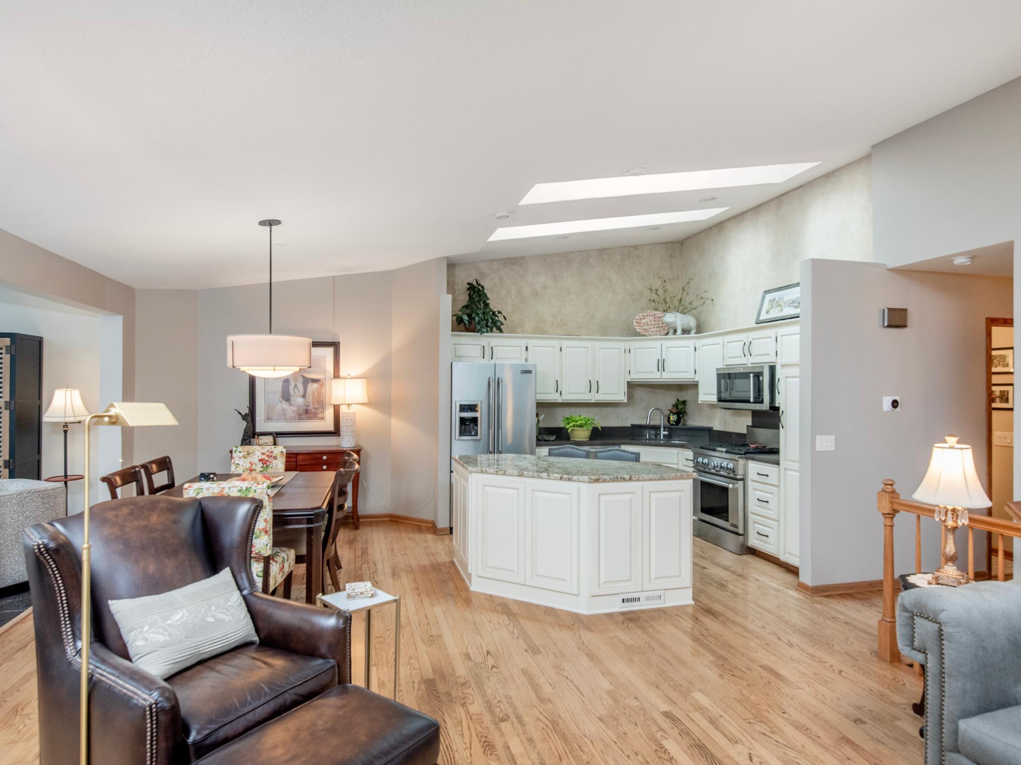 493 Sterling Street S