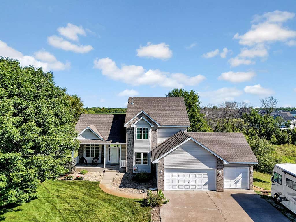 Photo of 19710 Hunters Ridge, Corcoran, MN 55374 (MLS # 7122352)