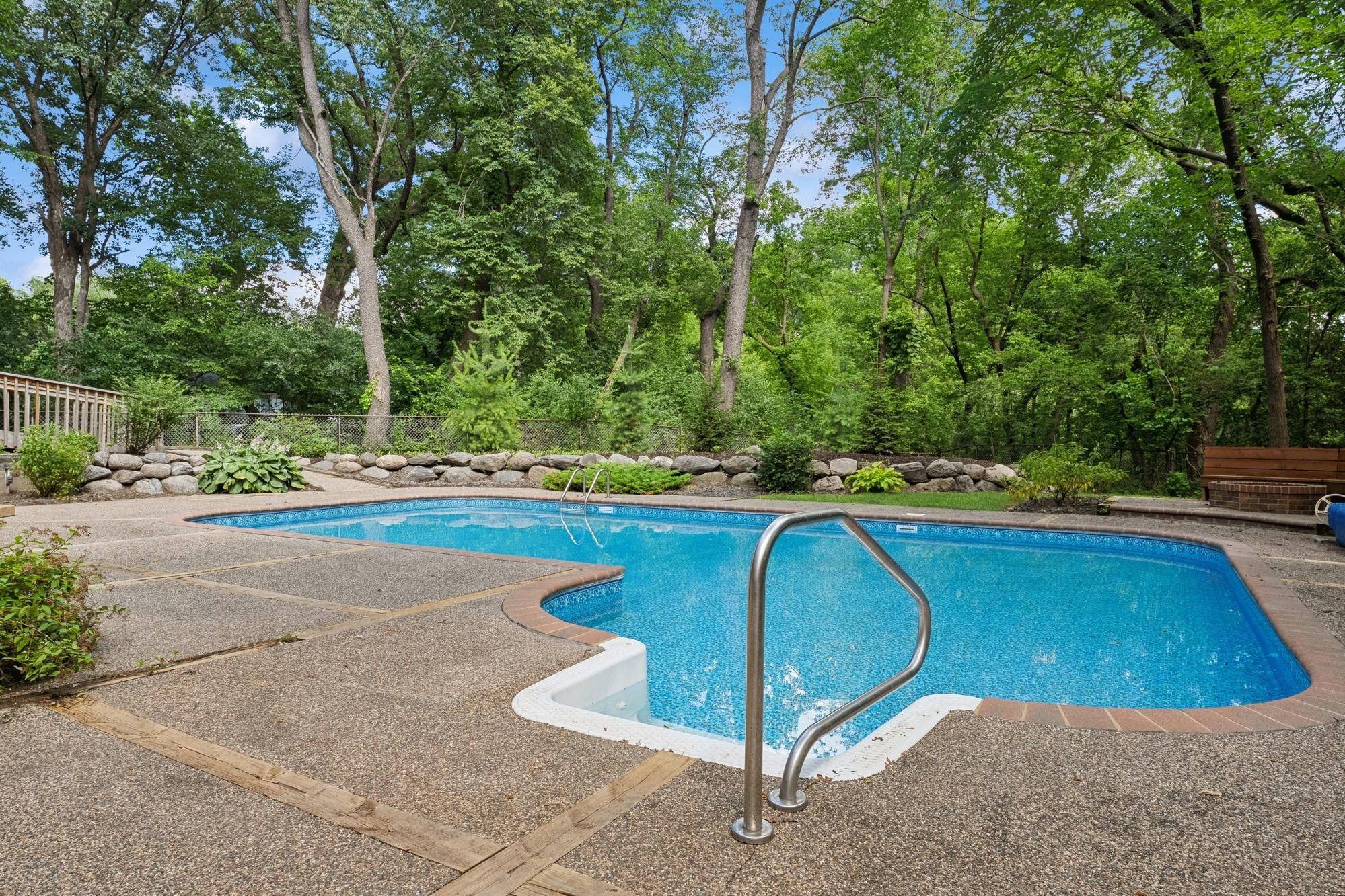 14991 Williamsburg Court