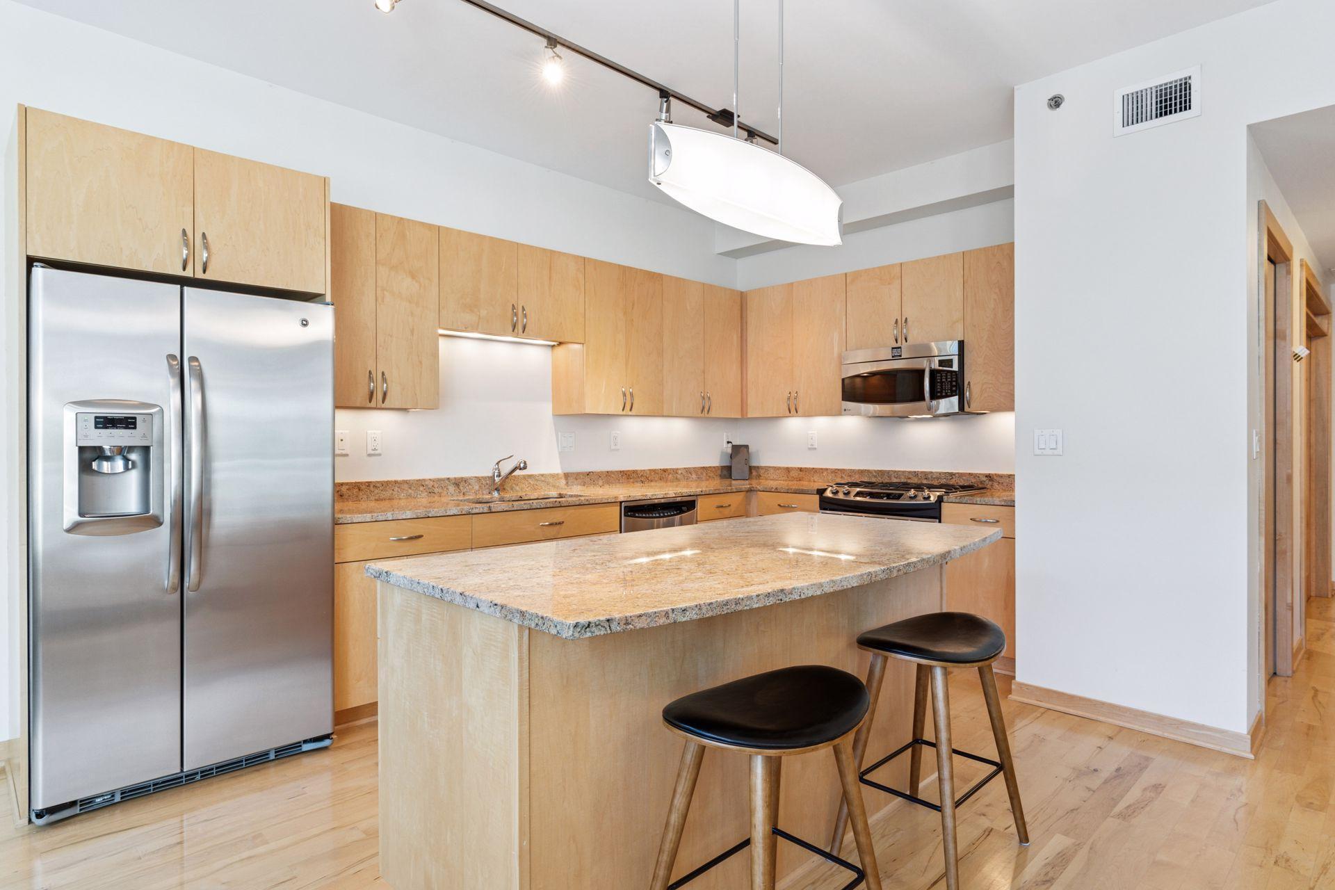 215 10th Avenue S 731