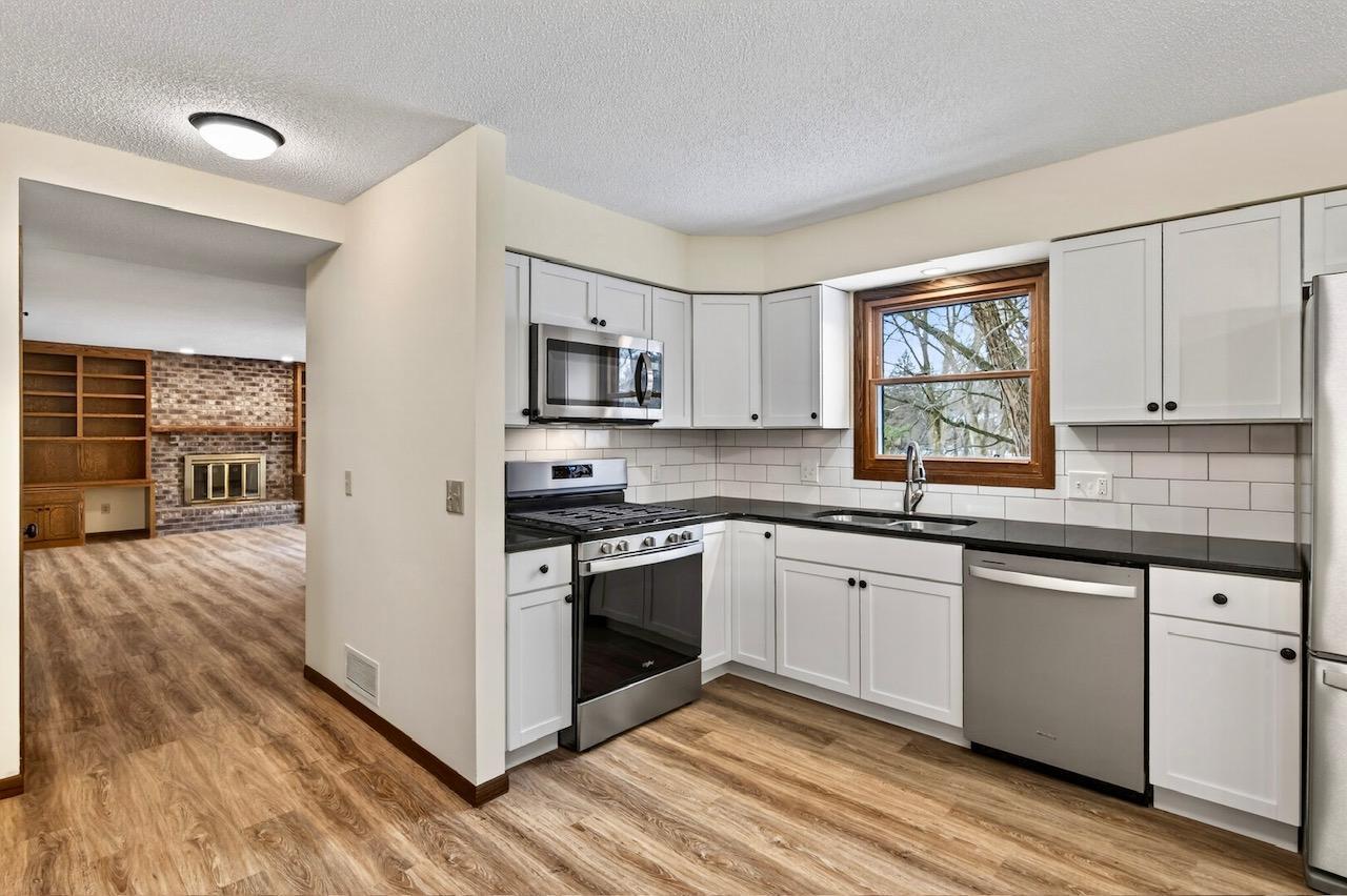 2700 Crestwood Circle