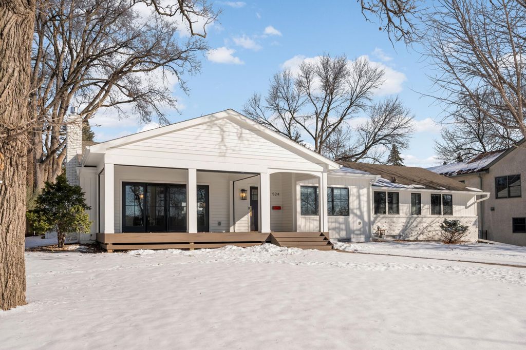 Photo of 524 Mississippi River Boulevard S, Saint Paul, MN 55116 (MLS # 7066004)