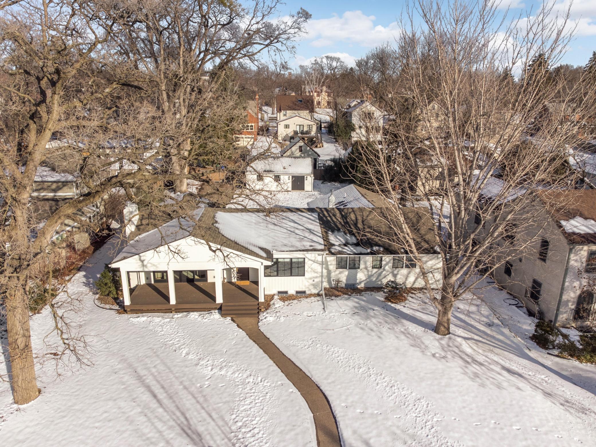524 Mississippi River Boulevard S