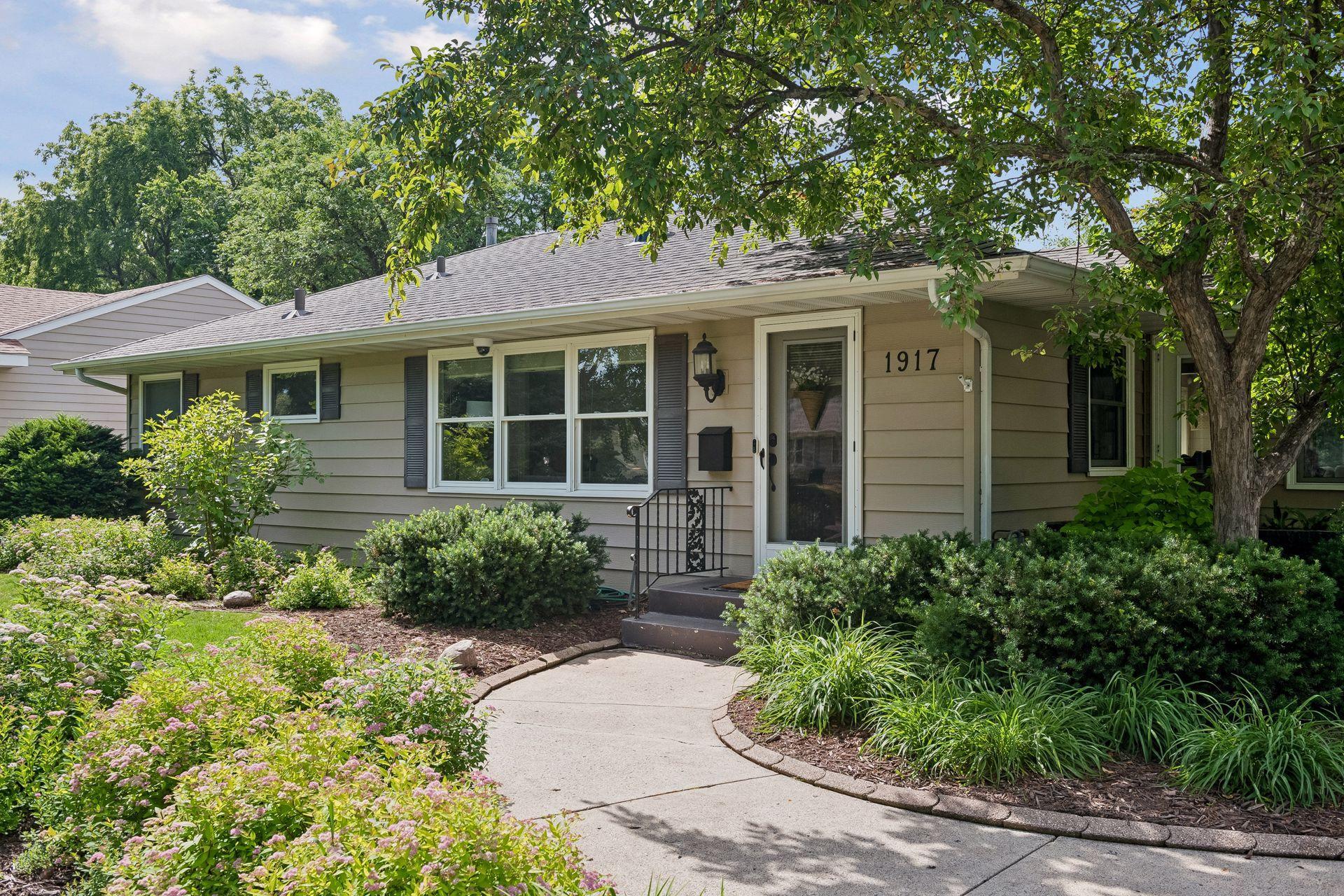 1917 Dixon Drive