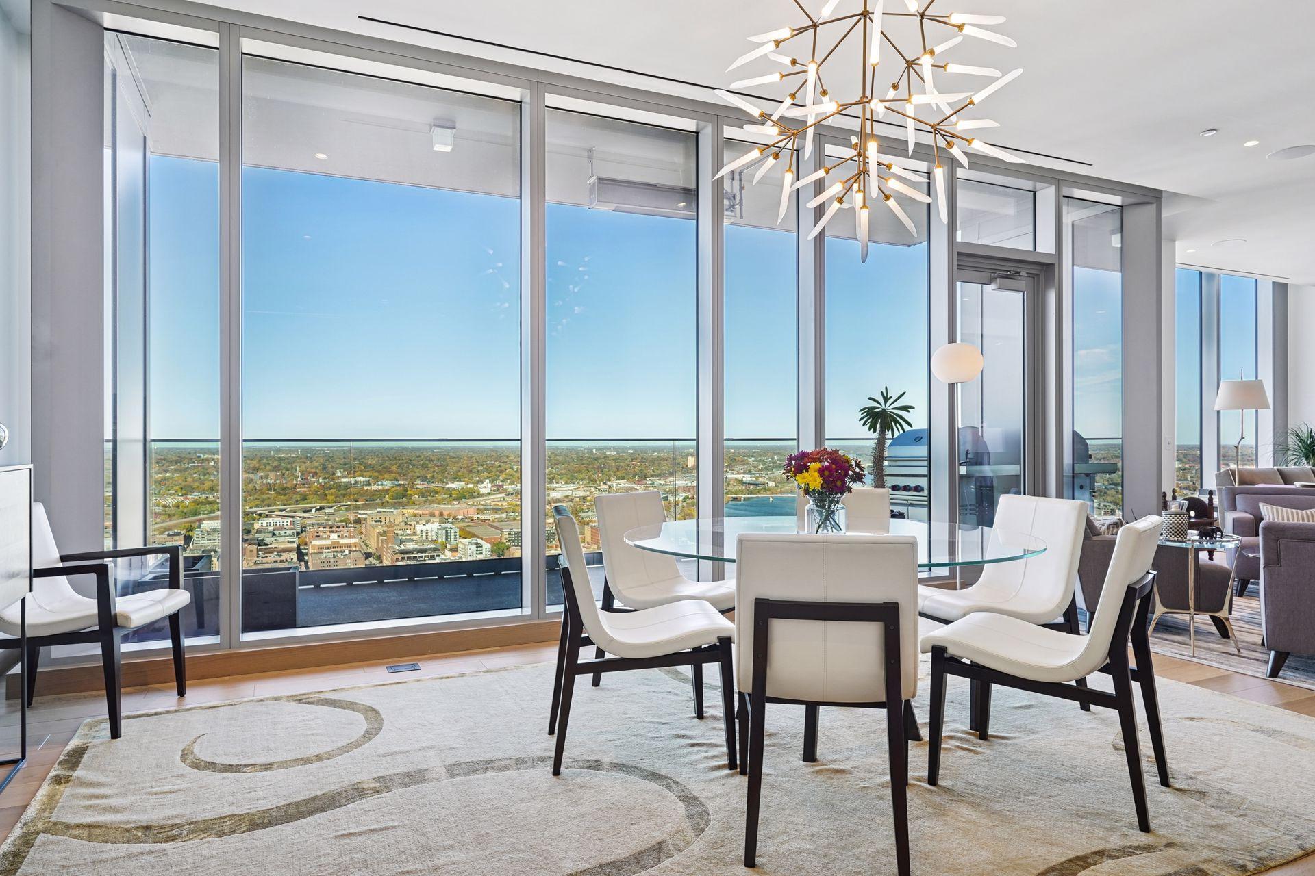 255 Hennepin Ave 3305