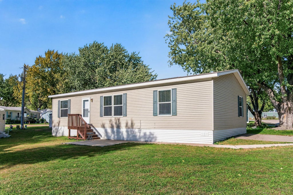 Photo of 206 Burnsville Circle, Burnsville, MN 55306 (MLS # 7156905)