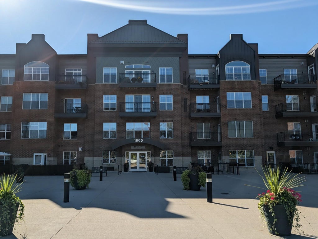 Photo of 1800 Graham Avenue #416, Saint Paul, MN 55116 (MLS # 7160814)