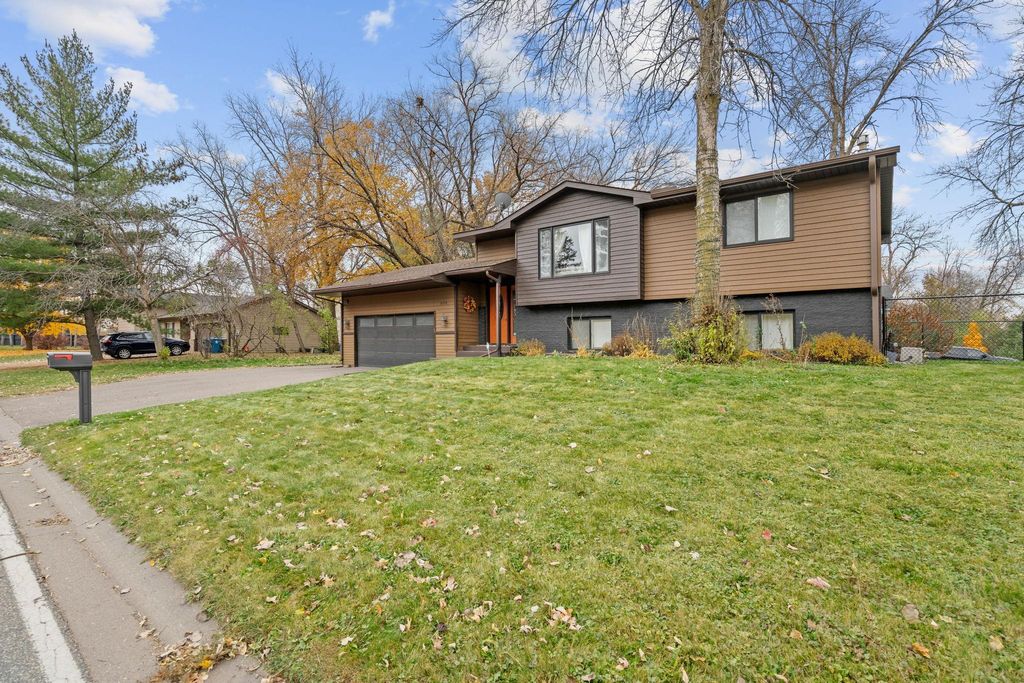 Photo of 808 3rd Avenue SW, Forest Lake, MN 55025 (MLS # 7003588)