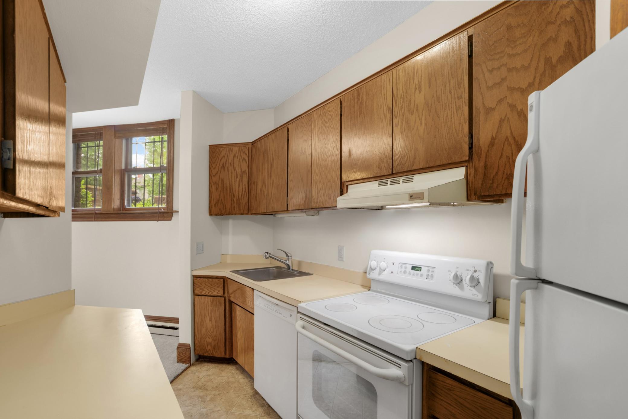385 Laurel Avenue 10