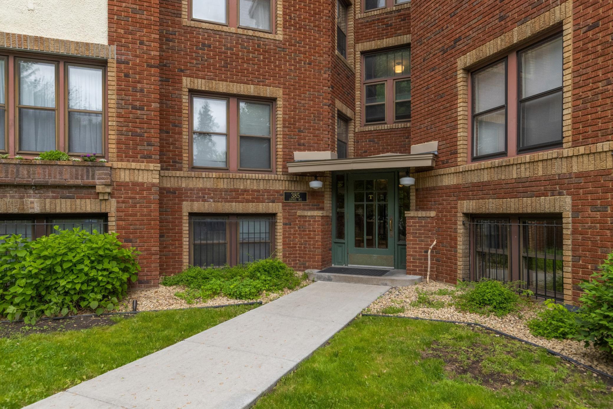 385 Laurel Avenue 10