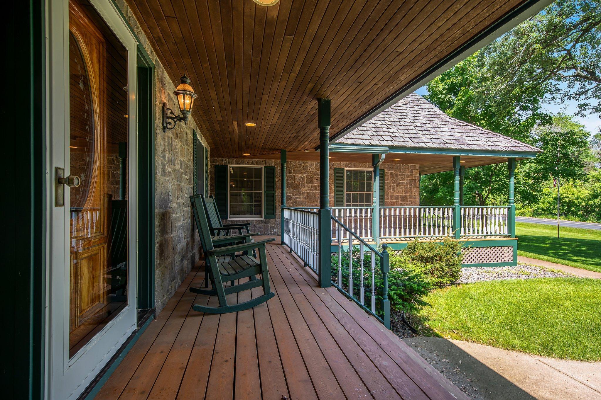 2 E Pleasant Lake Road