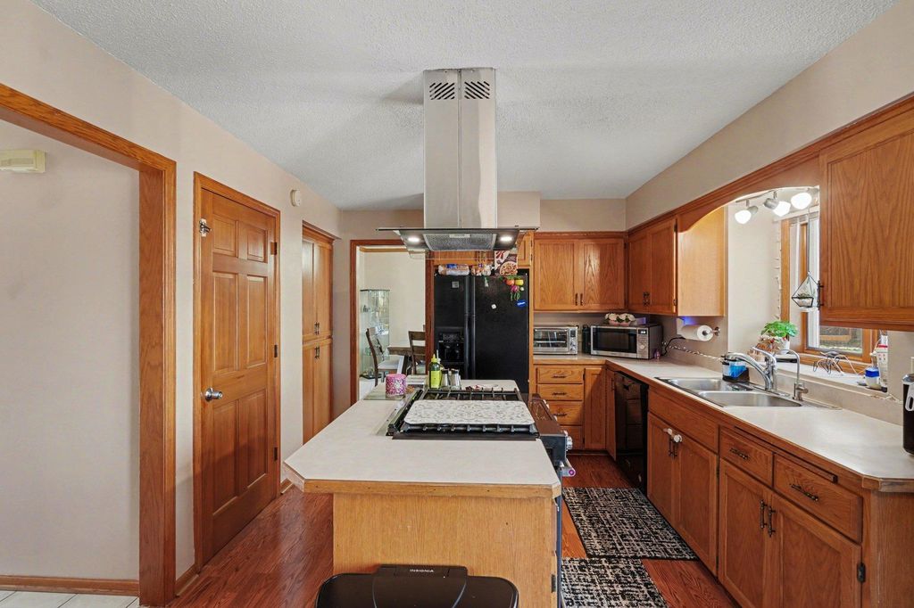 Photo of 7754 18th Street N, Oakdale, MN 55128 (MLS # 7041472)