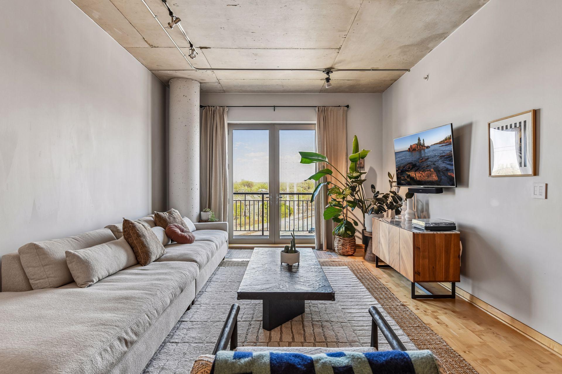 212 N 1st Street 512