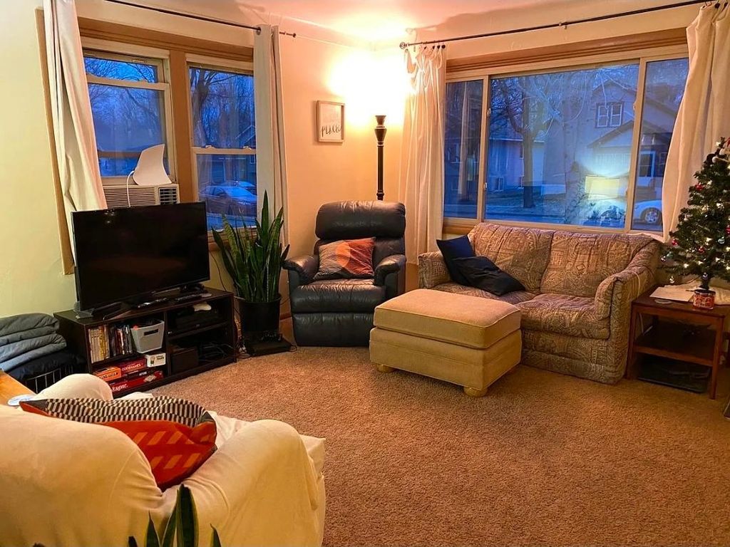 Photo of 1094 26th Avenue SE, Minneapolis, MN 55414 (MLS # 7044319)