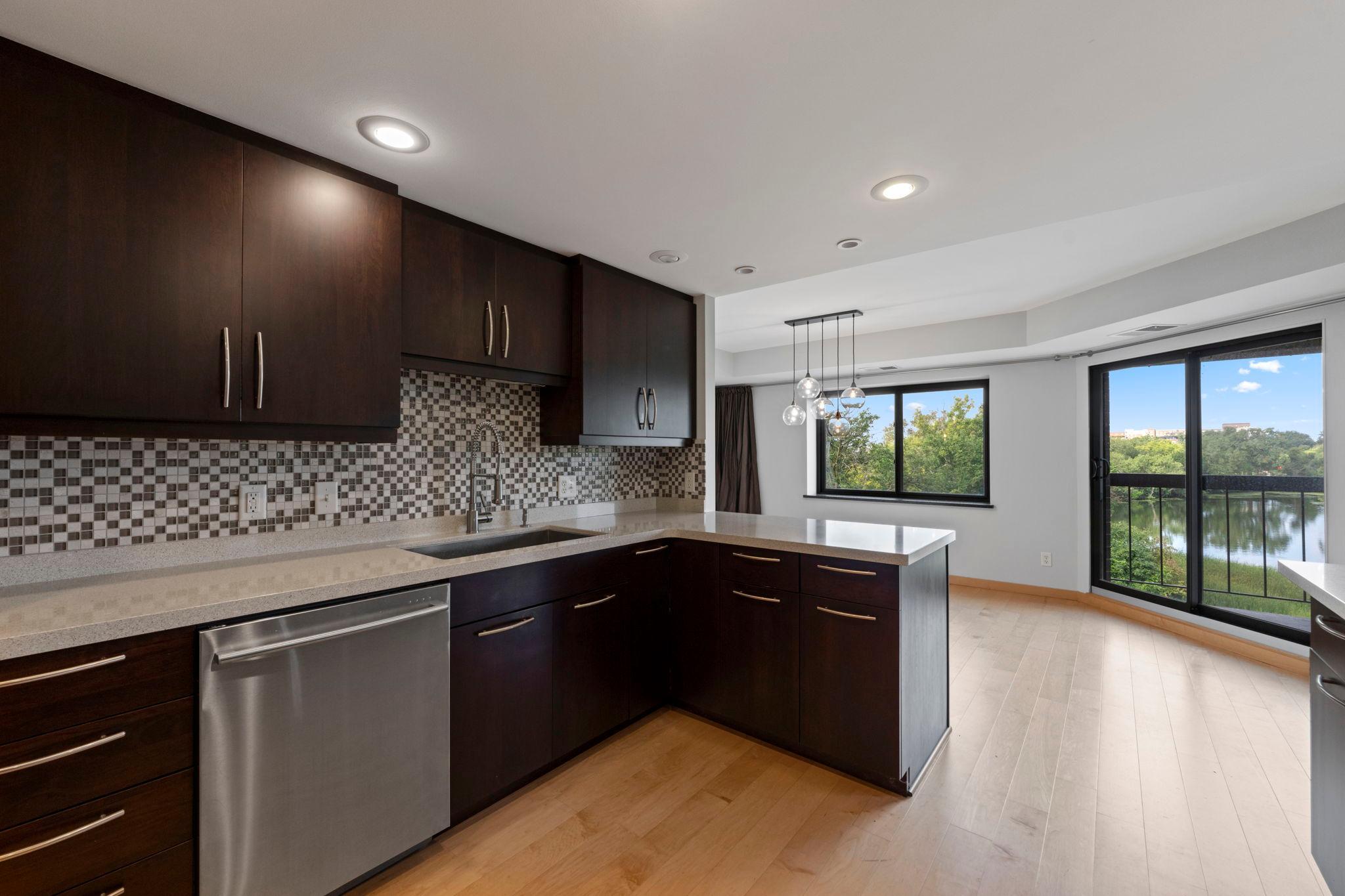 2885 Knox Avenue S 502