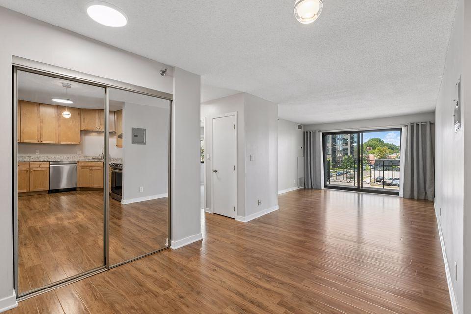 3131 Excelsior Boulevard 212