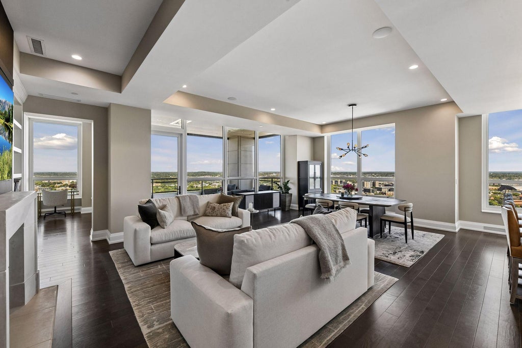 Photo of 1111 W River Parkway #32C, Minneapolis, MN 55415 (MLS # 7127232)