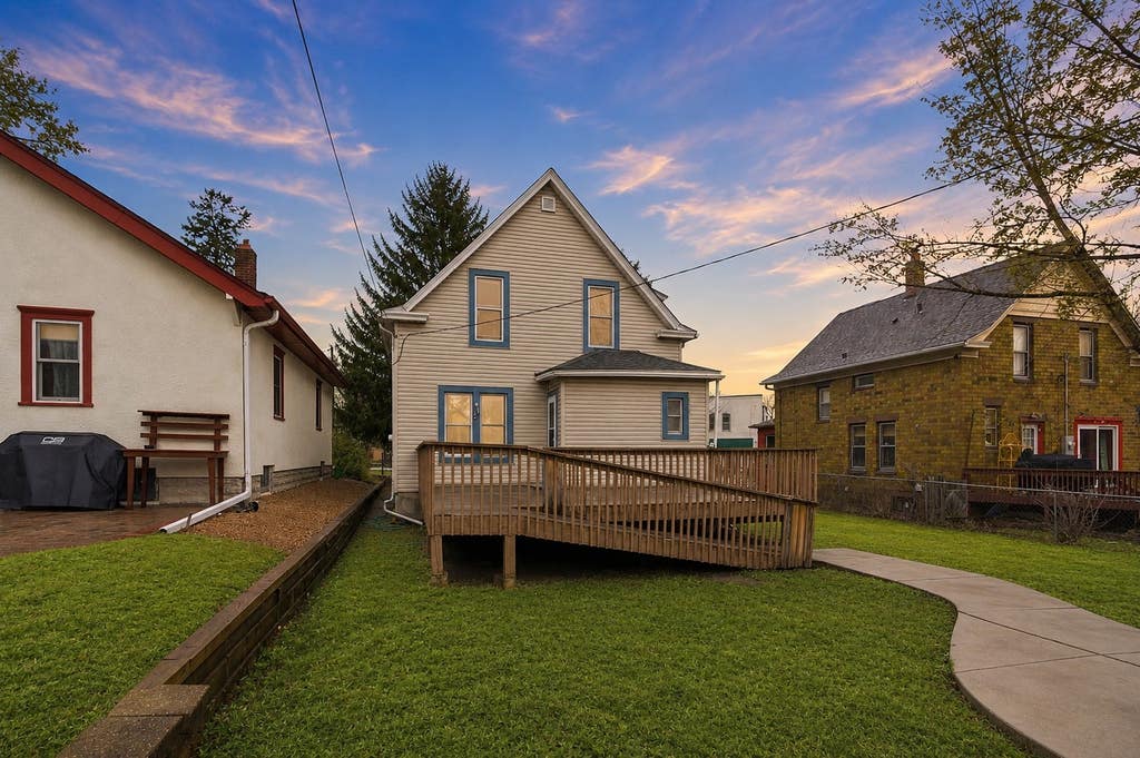 Photo of 902 Dodd Road, West Saint Paul, MN 55118 (MLS # 7101729)