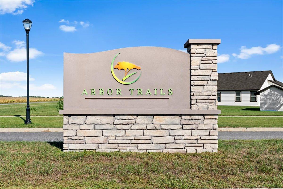 2063 Sandstone Loop N