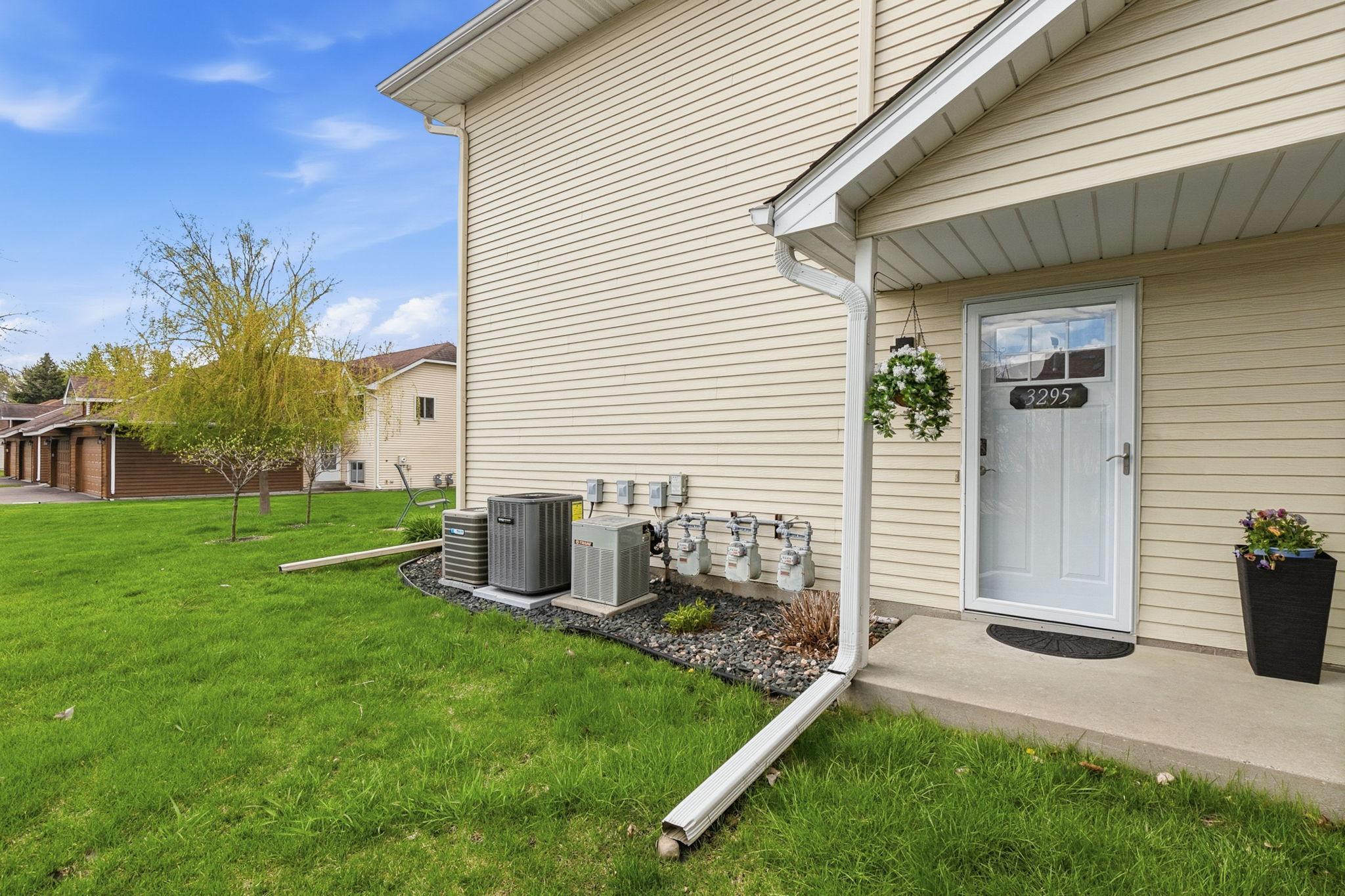 3295 Greenbrier Street D105