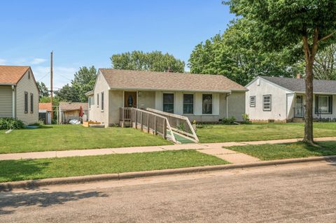 1680 Iowa Avenue E Saint Paul MN 55106
