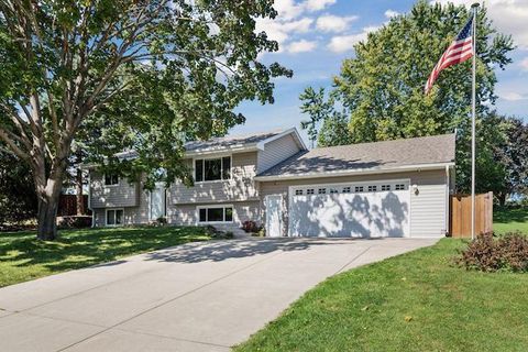7949 Cooper Avenue E Inver Grove Heights MN 55076