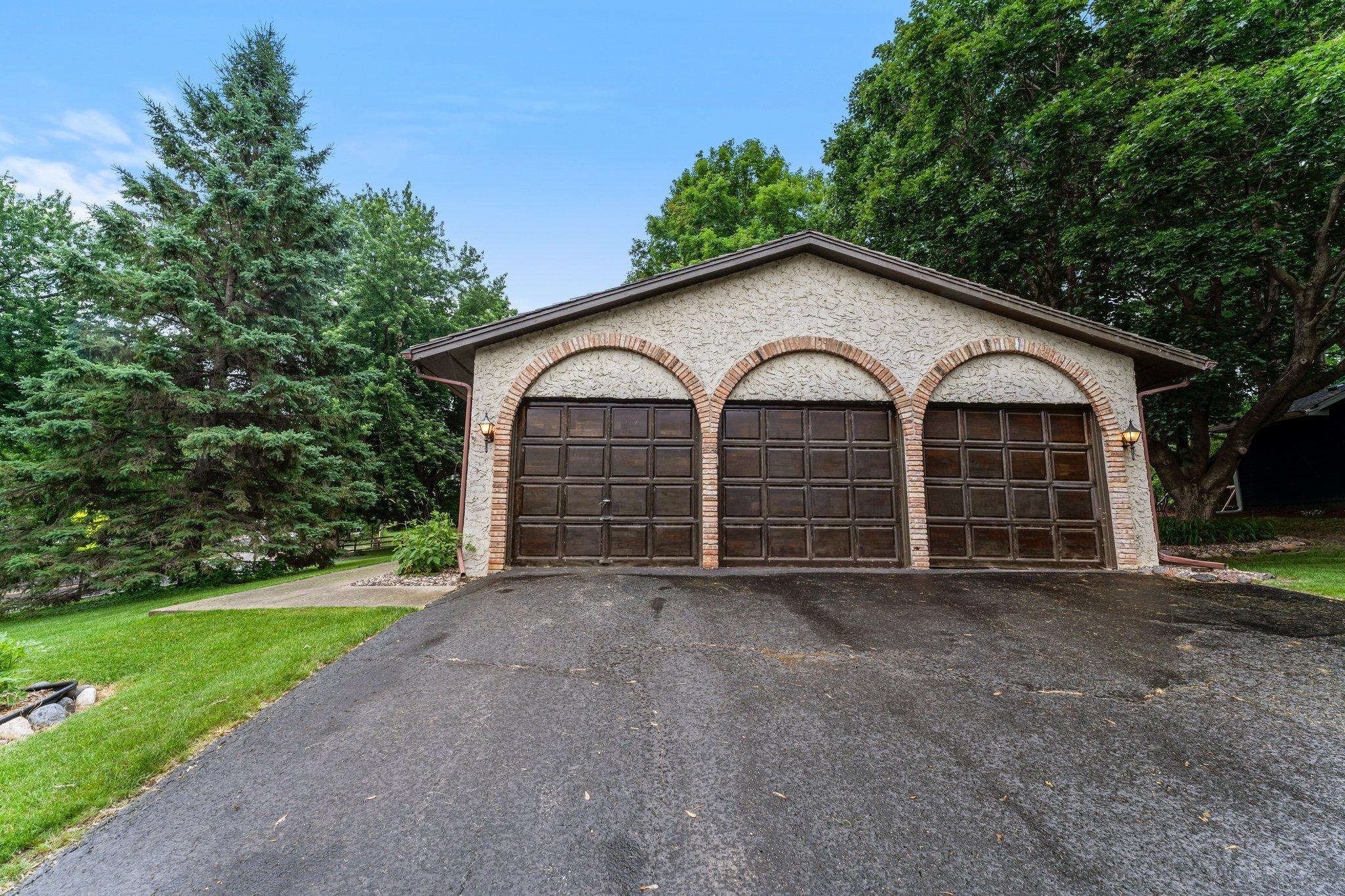 3820 Linden Circle