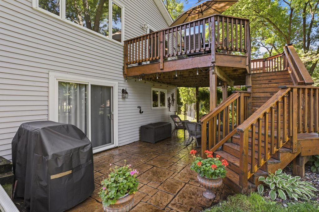 Photo of 10408 Zinran Avenue S, Bloomington, MN 55438 (MLS # 6738089)