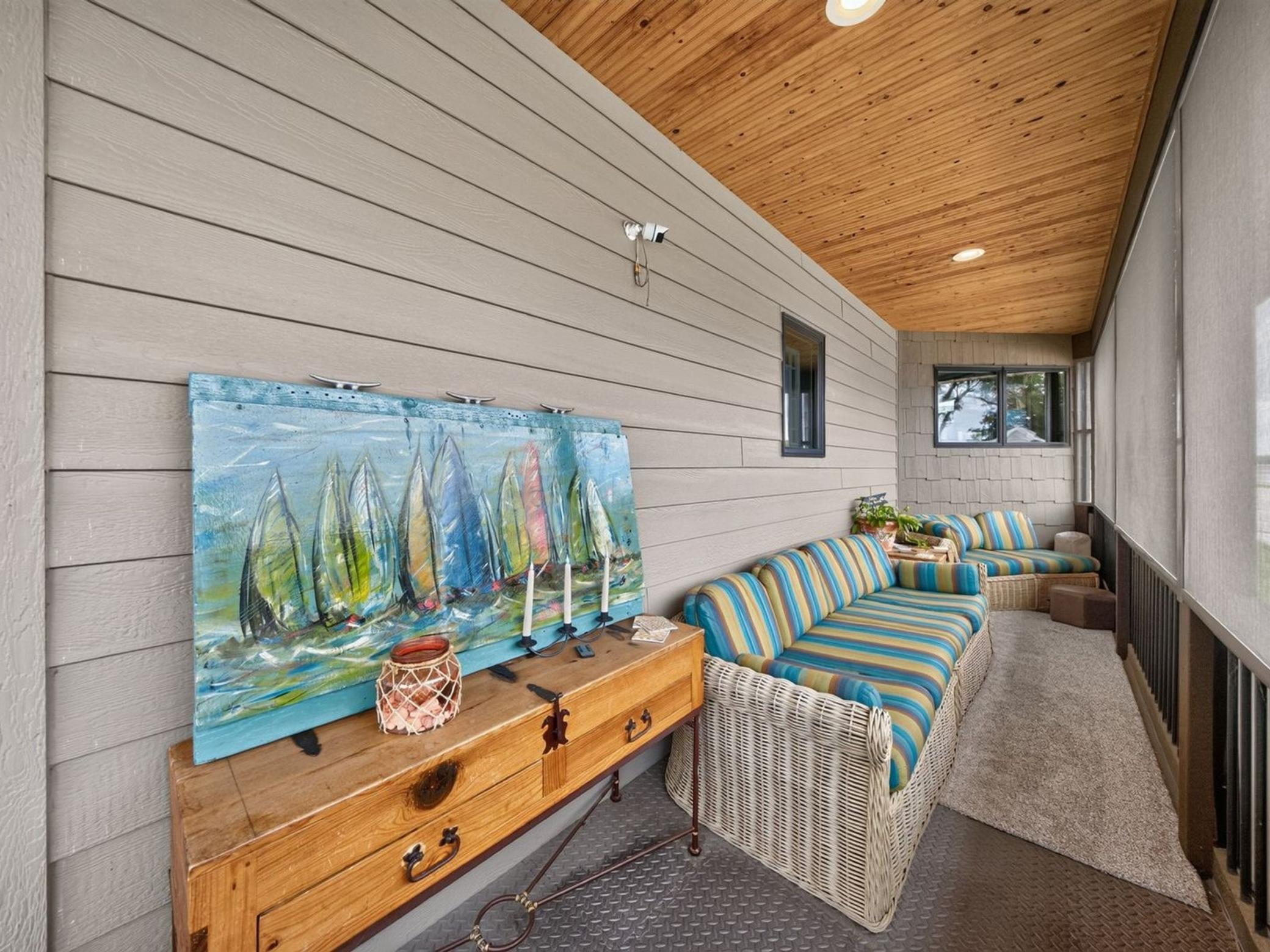 519 N Lakeshore Drive