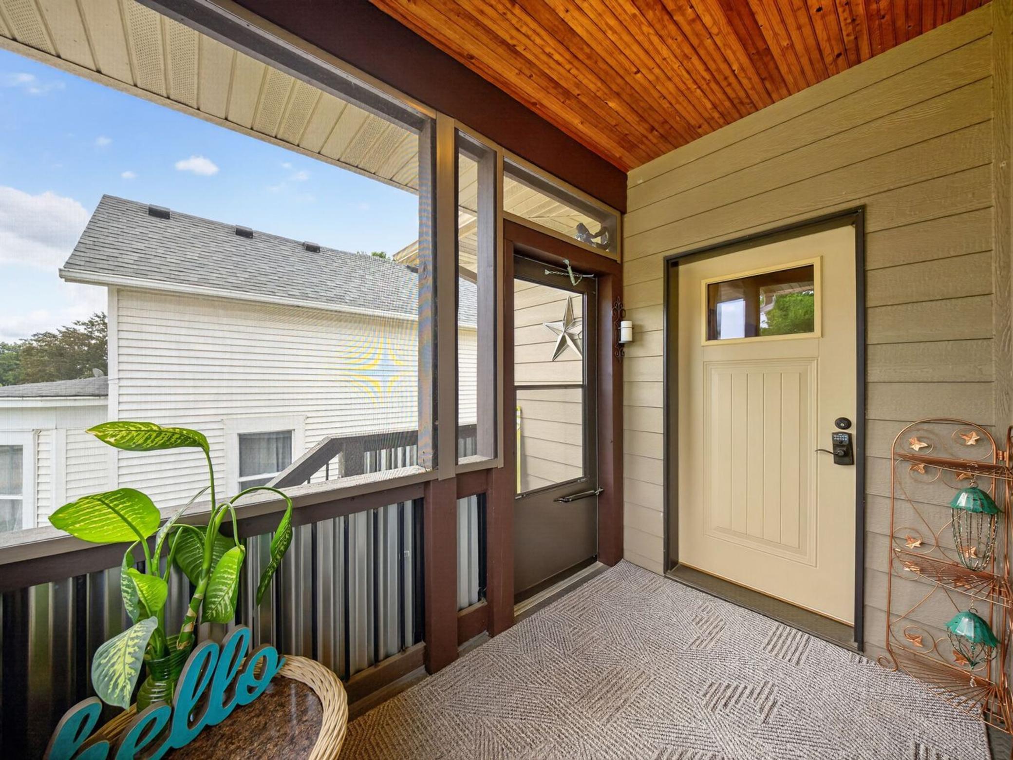 519 N Lakeshore Drive