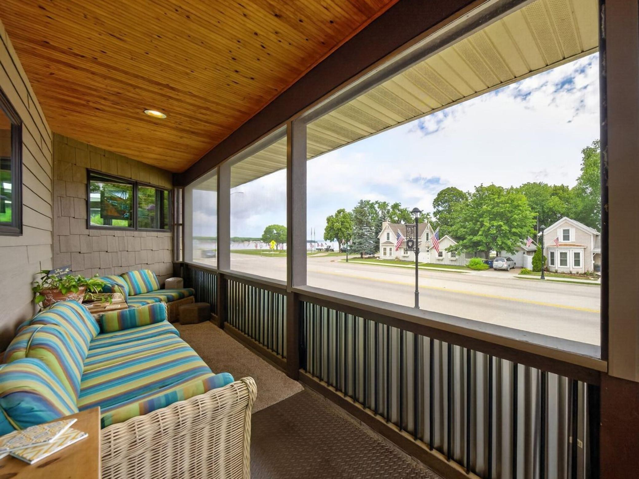 519 N Lakeshore Drive